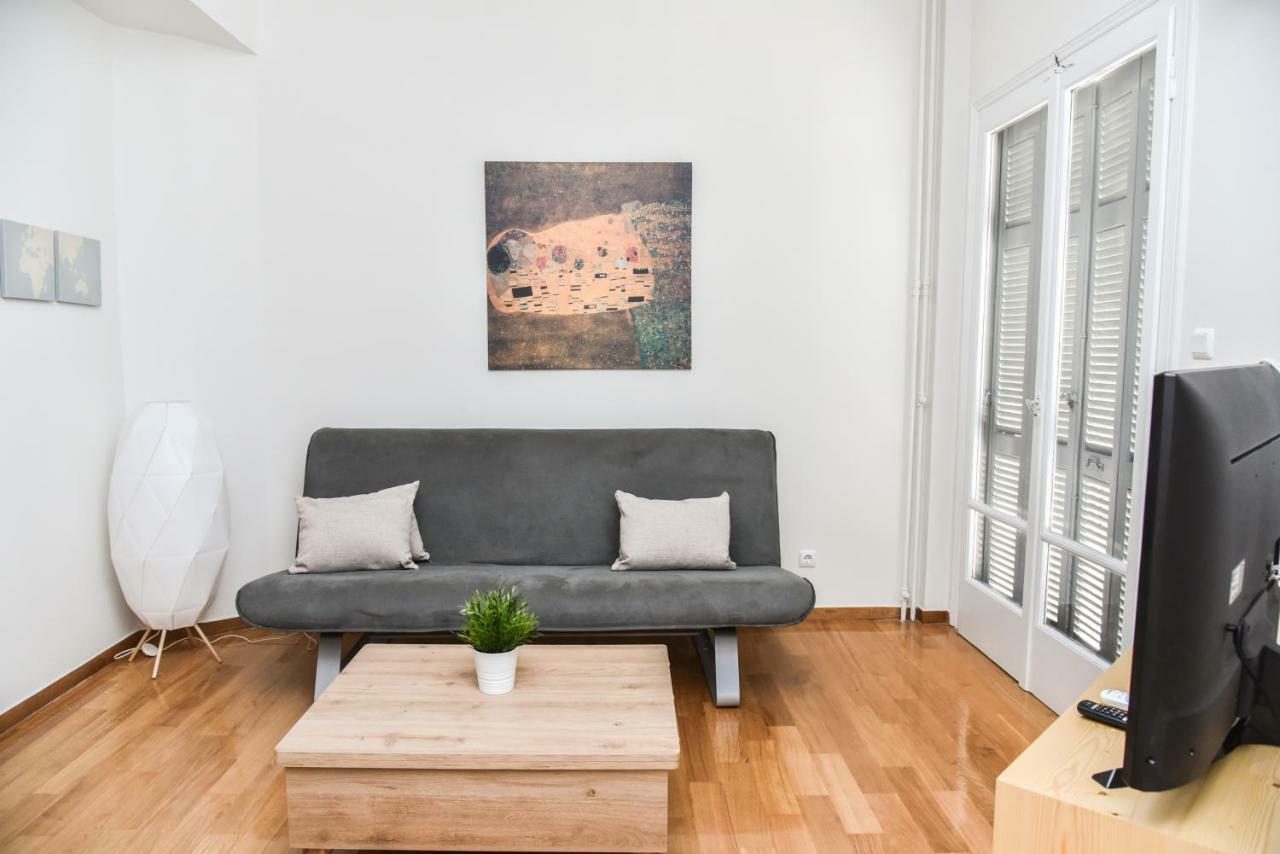 Warm Apartment At Exarchia 1 Bed 2 Pers เอเธนส์ ภายนอก รูปภาพ