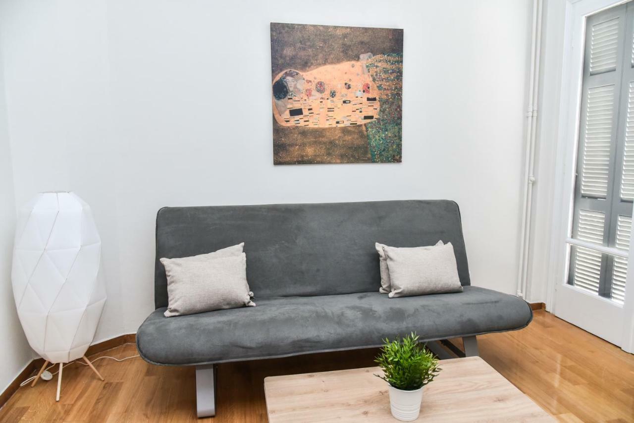 Warm Apartment At Exarchia 1 Bed 2 Pers เอเธนส์ ภายนอก รูปภาพ