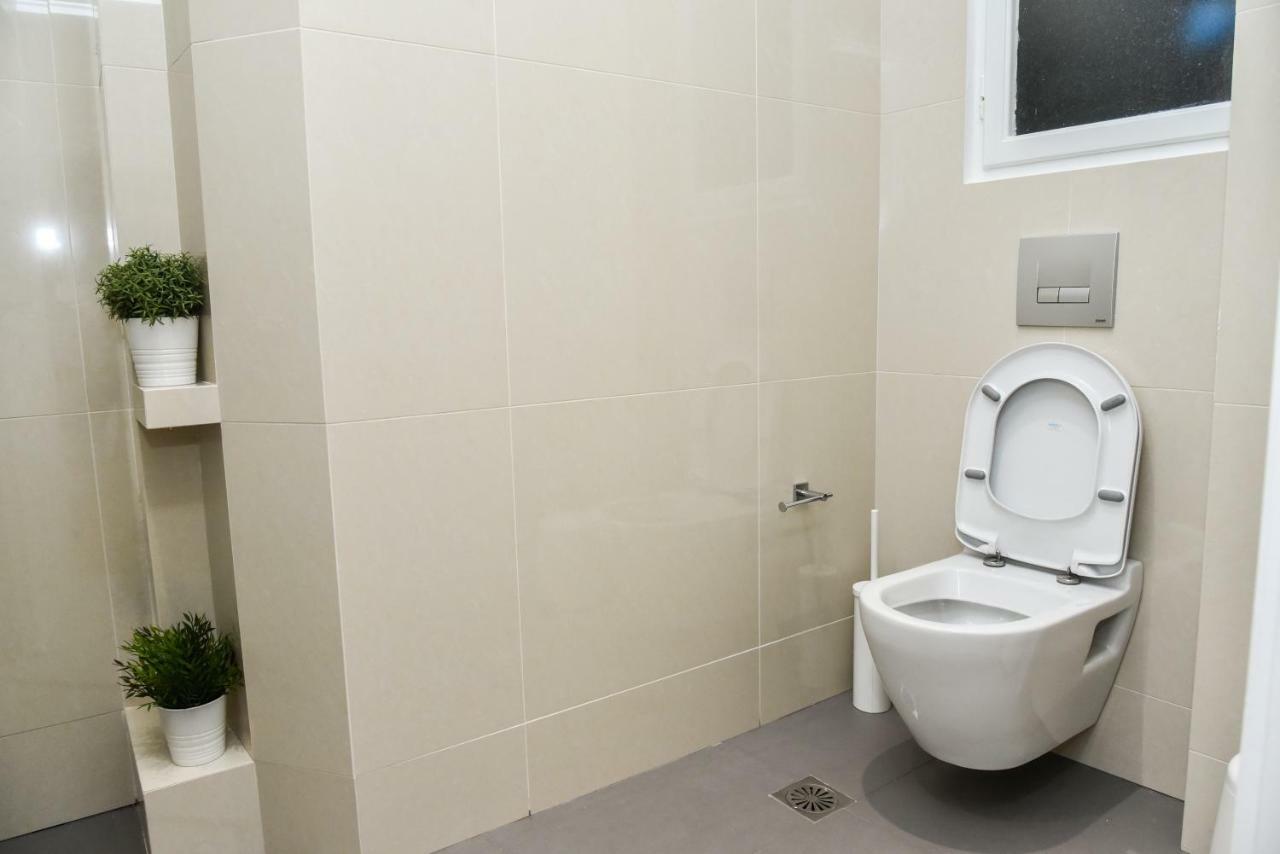 Warm Apartment At Exarchia 1 Bed 2 Pers เอเธนส์ ภายนอก รูปภาพ