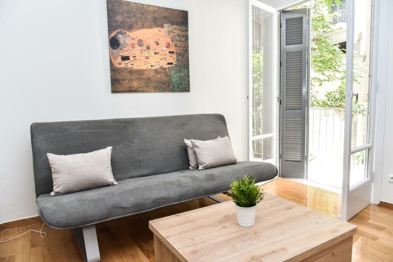 Warm Apartment At Exarchia 1 Bed 2 Pers เอเธนส์ ภายนอก รูปภาพ