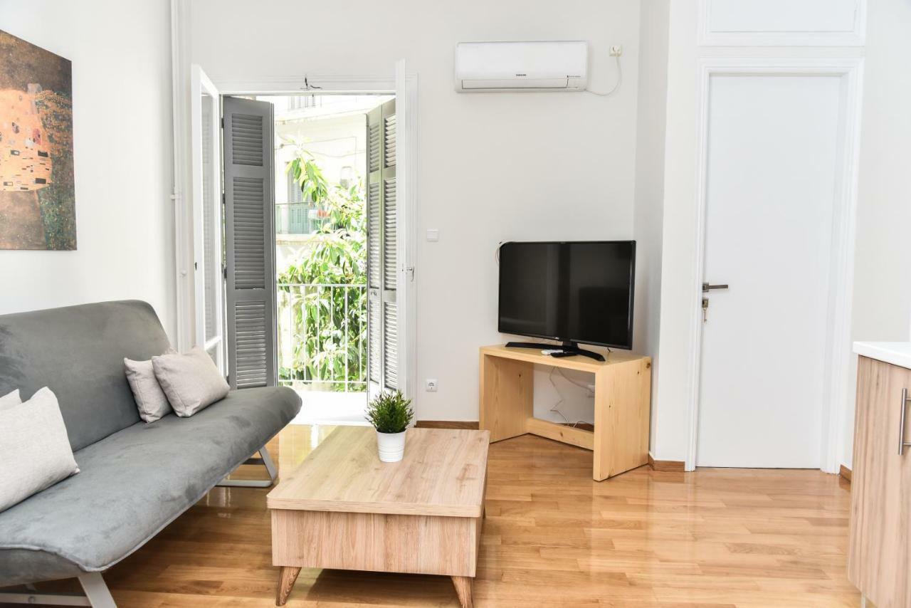 Warm Apartment At Exarchia 1 Bed 2 Pers เอเธนส์ ภายนอก รูปภาพ