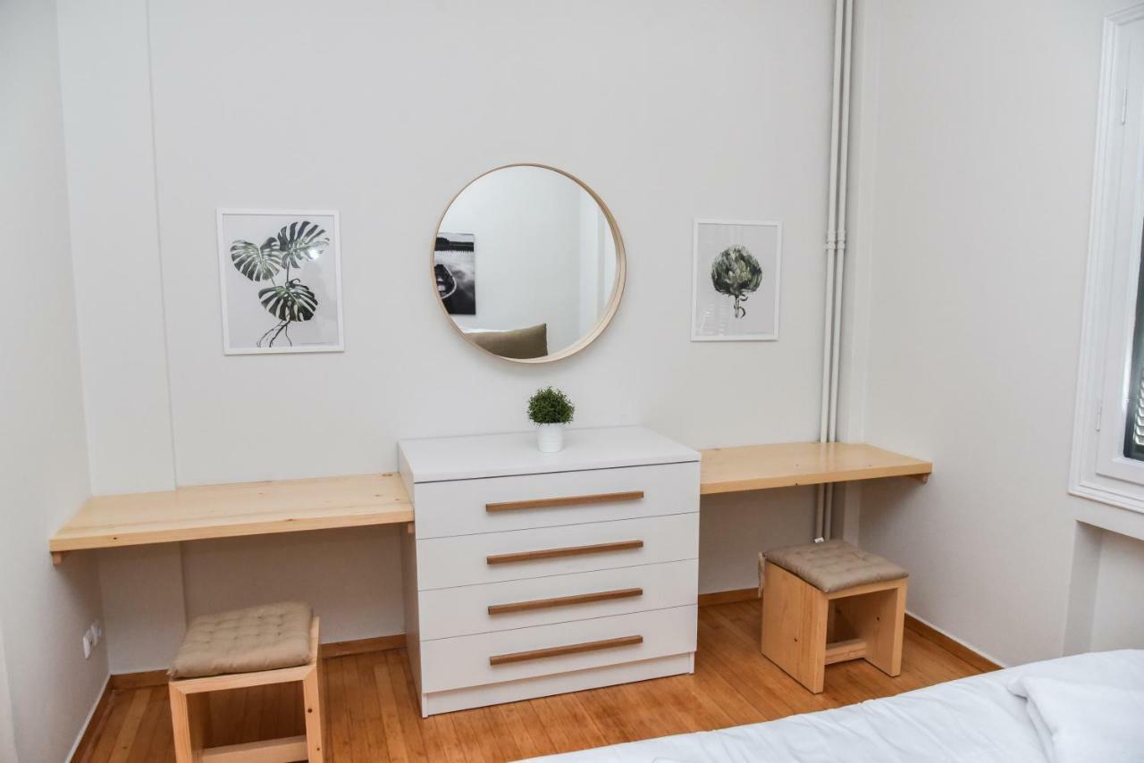 Warm Apartment At Exarchia 1 Bed 2 Pers เอเธนส์ ภายนอก รูปภาพ